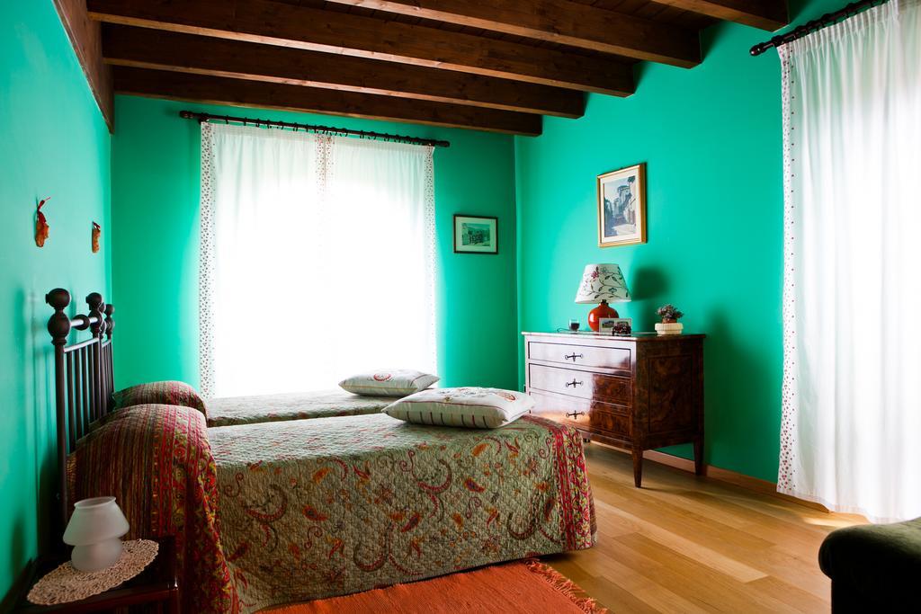 B&B Costalta Compiano Camera foto